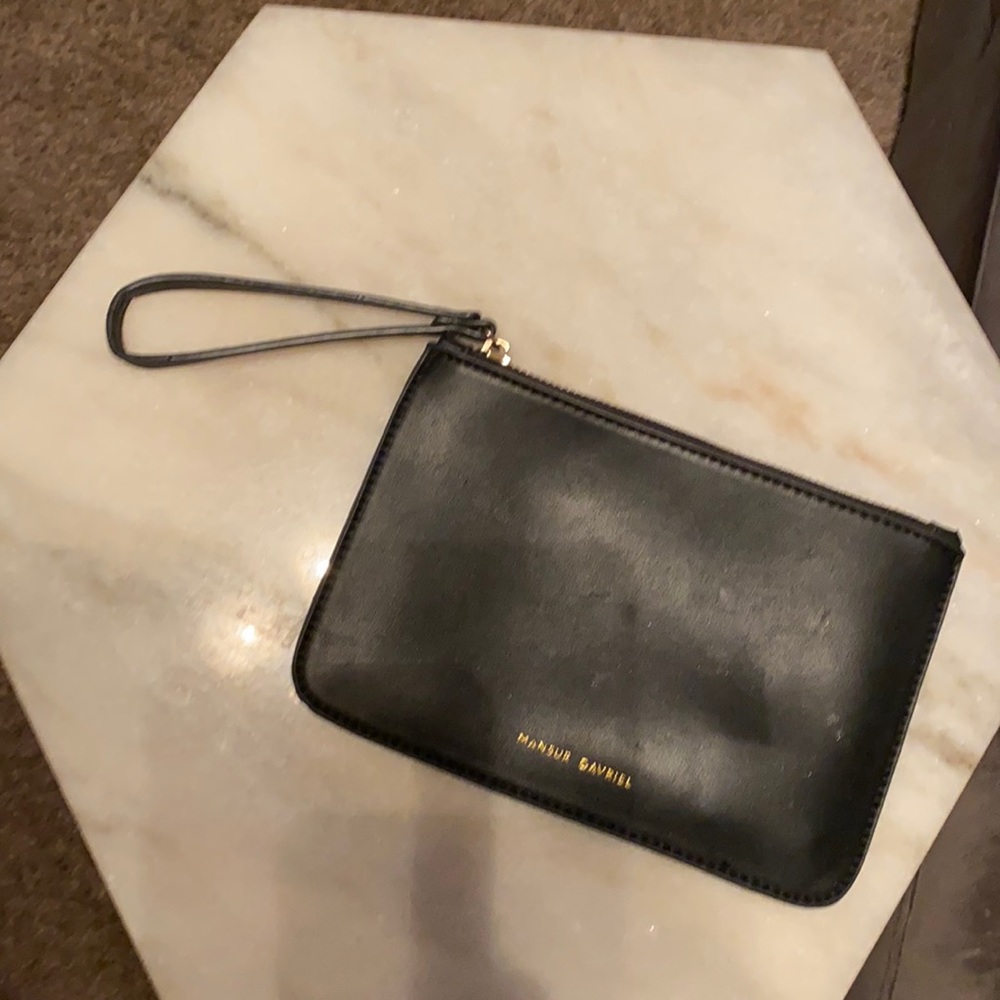 Small wristlet
